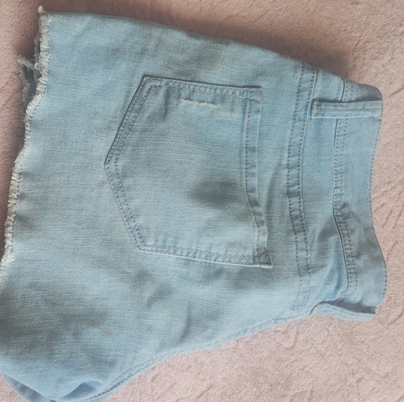 Womens shorts - Picture 2 of 3